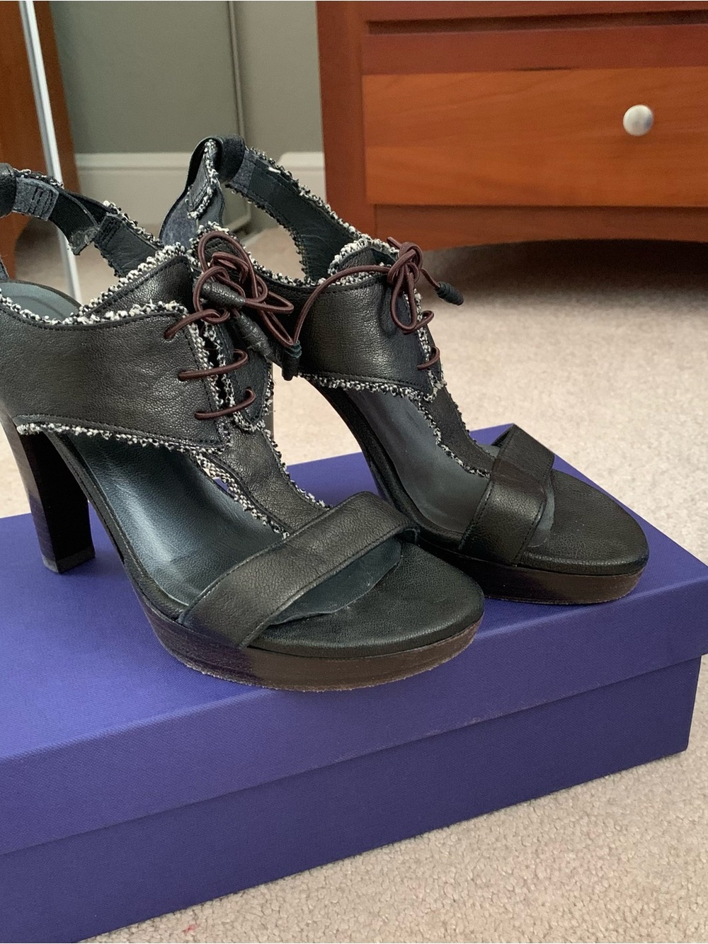 Stuart Weitzman brown leather heals